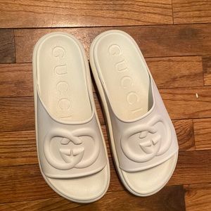 Women's slide sandal with Interlocking G